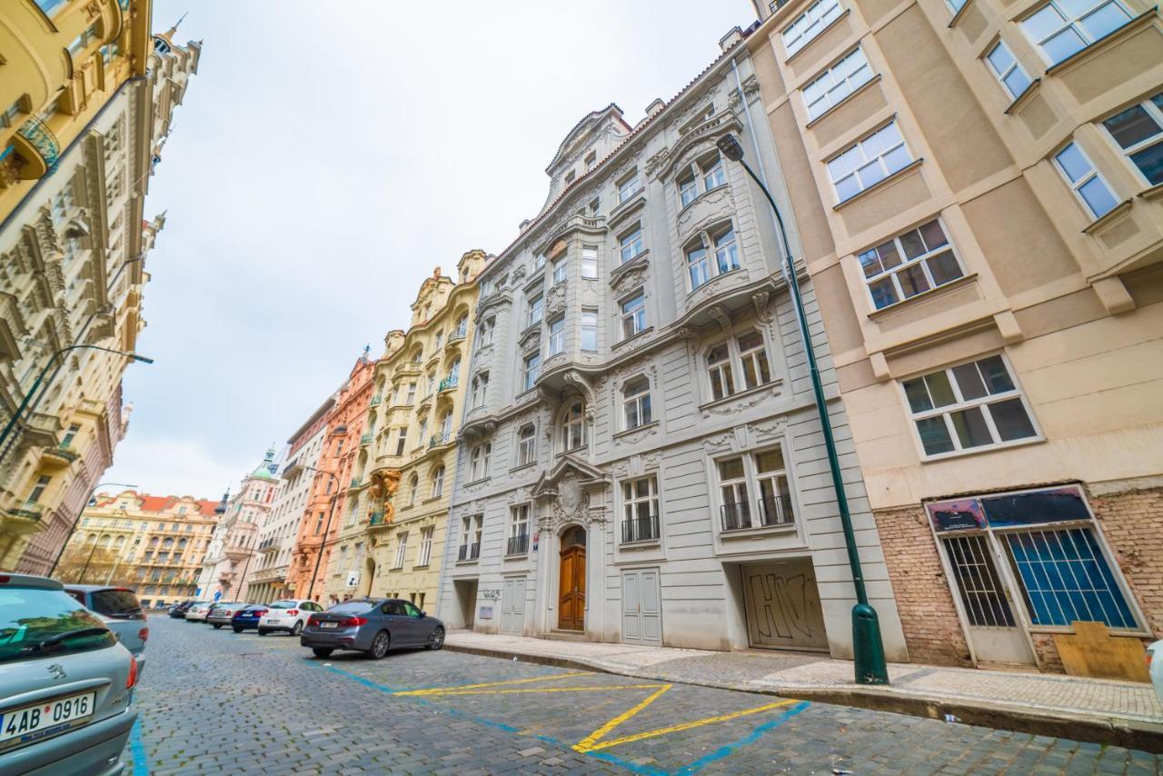 New Apartments Near Dancing House Прага Экстерьер фото