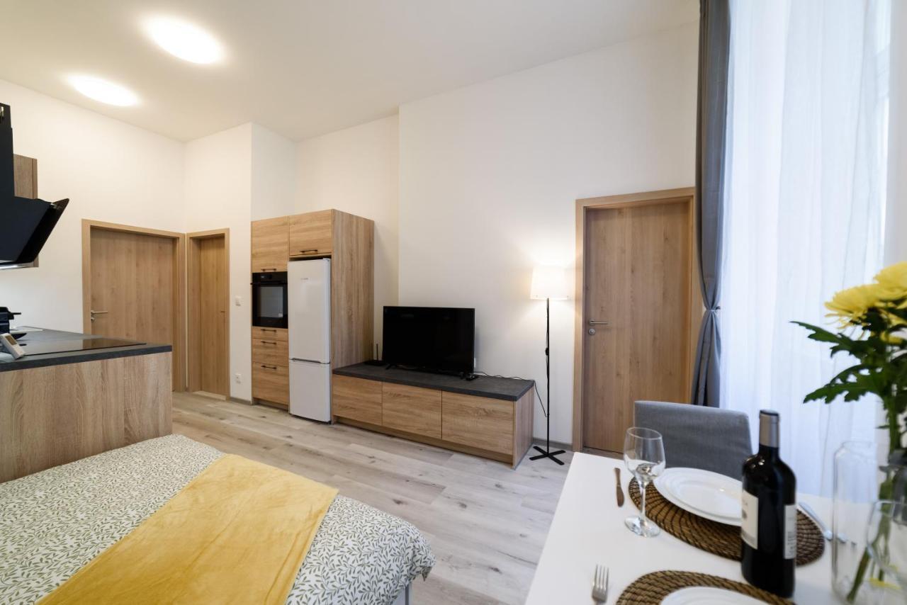 New Apartments Near Dancing House Прага Экстерьер фото