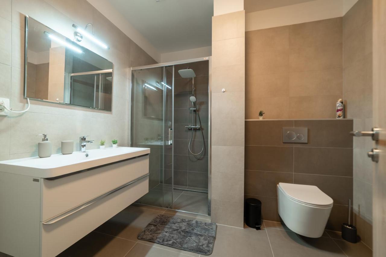 New Apartments Near Dancing House Прага Экстерьер фото