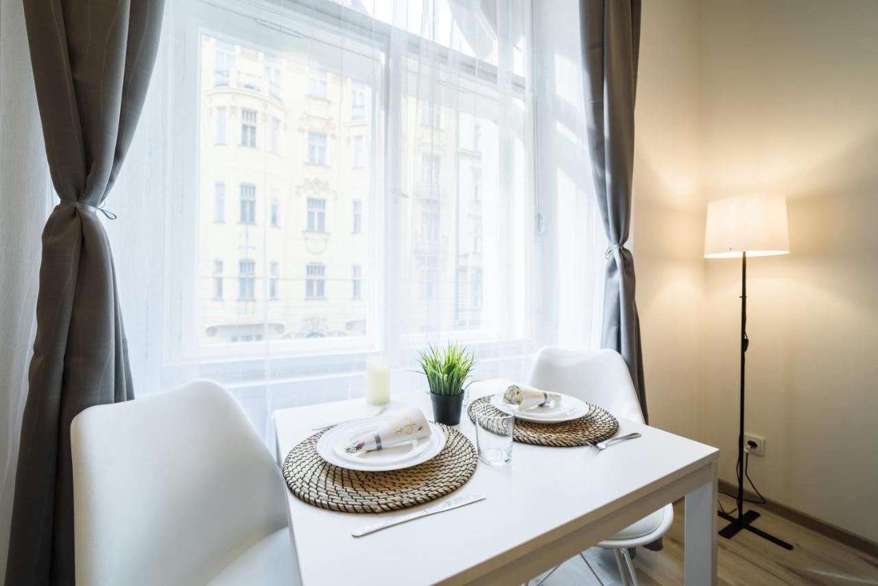 New Apartments Near Dancing House Прага Экстерьер фото