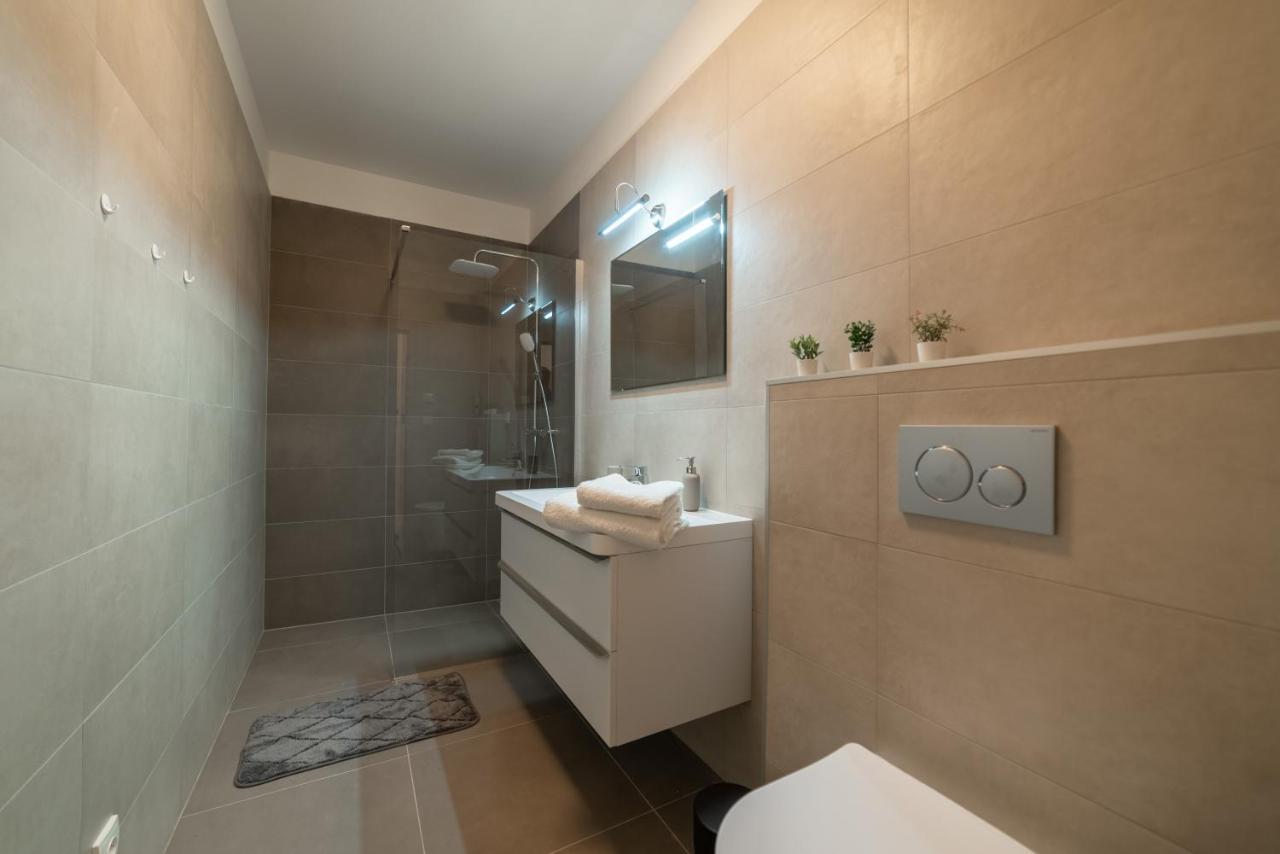 New Apartments Near Dancing House Прага Экстерьер фото