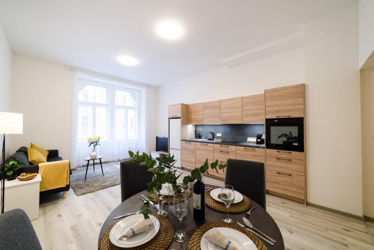 New Apartments Near Dancing House Прага Экстерьер фото