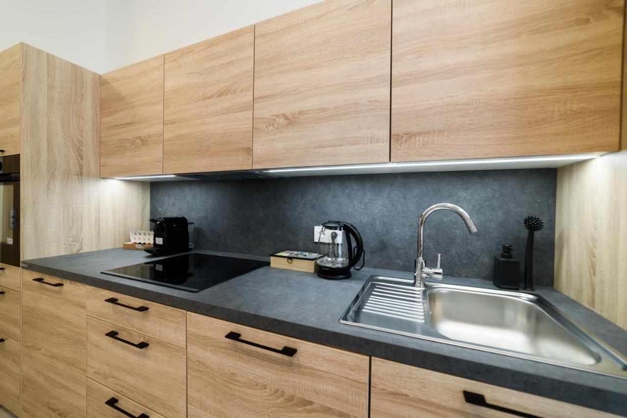 New Apartments Near Dancing House Прага Экстерьер фото