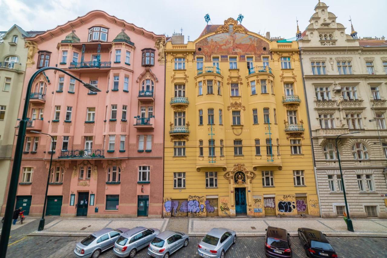 New Apartments Near Dancing House Прага Экстерьер фото