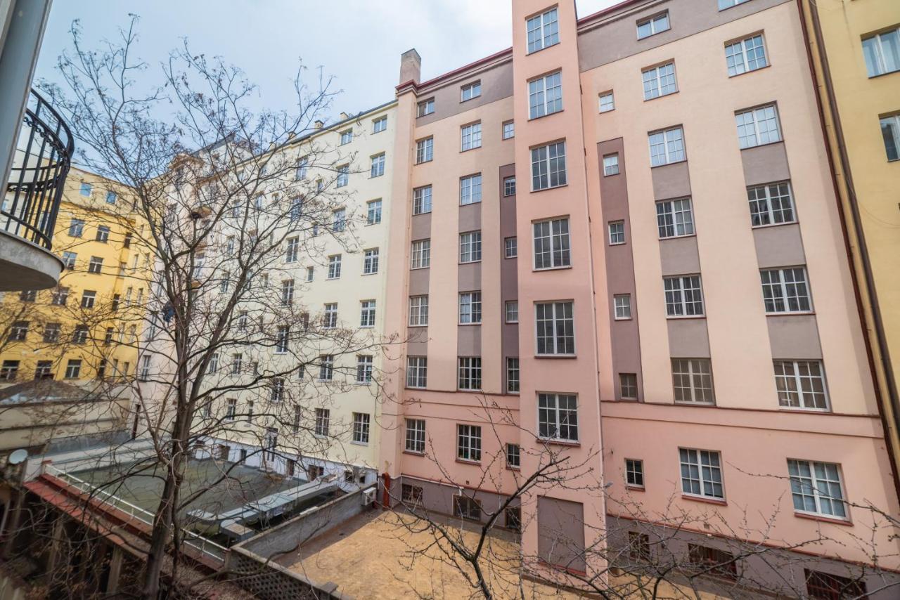 New Apartments Near Dancing House Прага Экстерьер фото